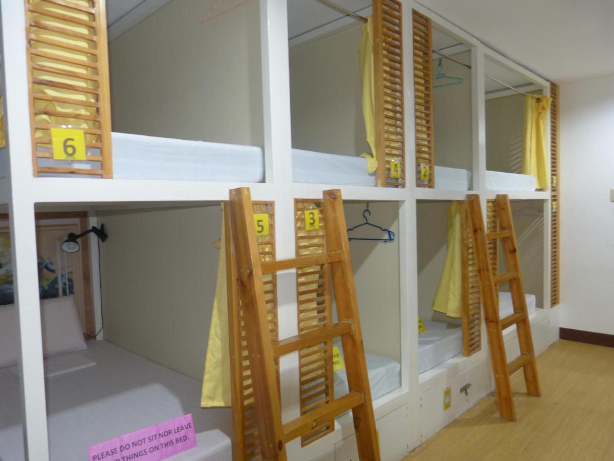 His Capsule Hostel 따끌로반 외부 사진