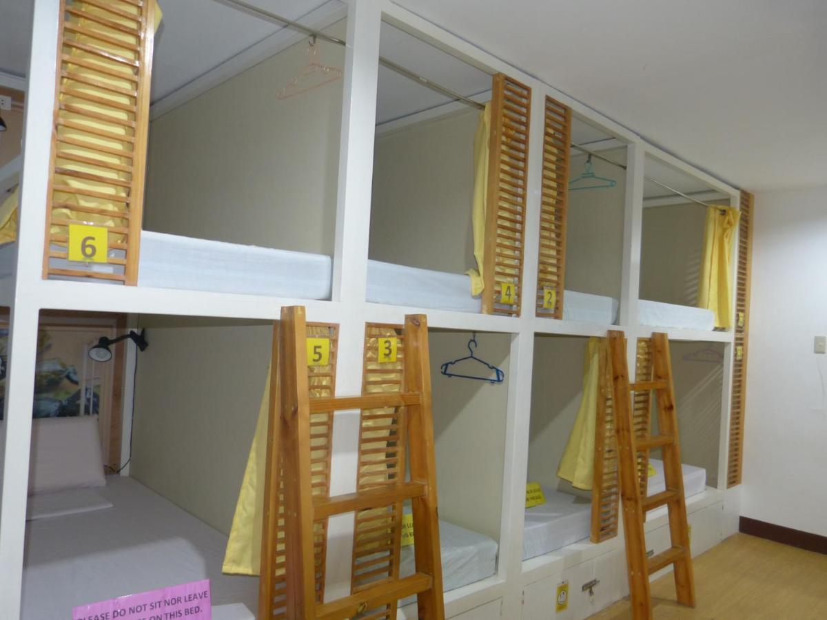 His Capsule Hostel 따끌로반 외부 사진